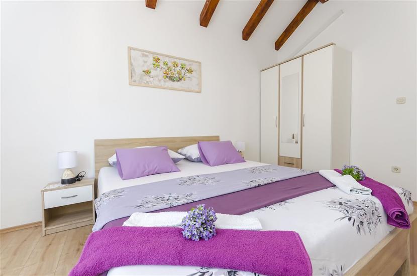 House K1, for 10 persons