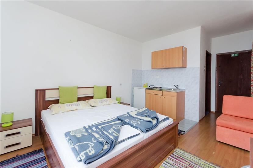 Apartment A2, for 3 persons