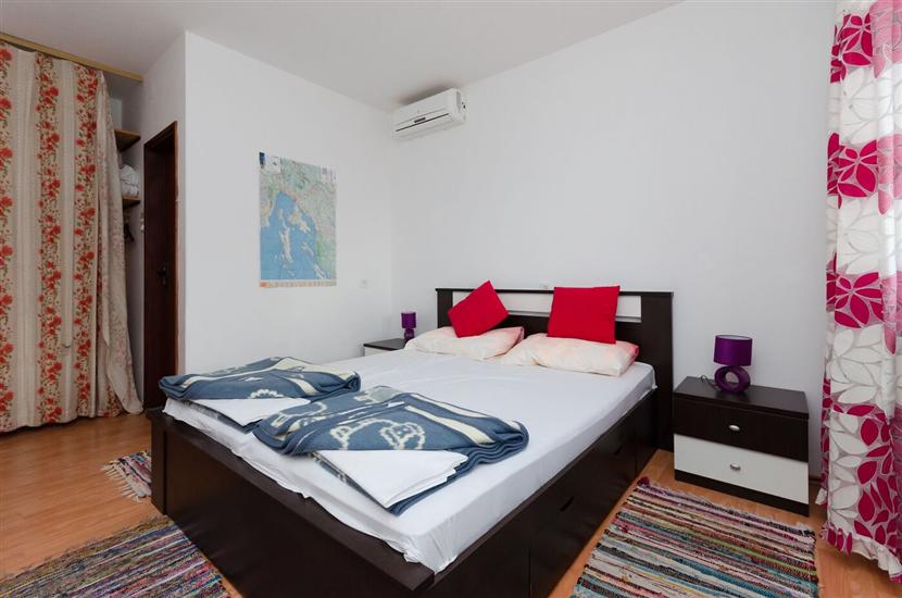 Room S4, for 2 persons