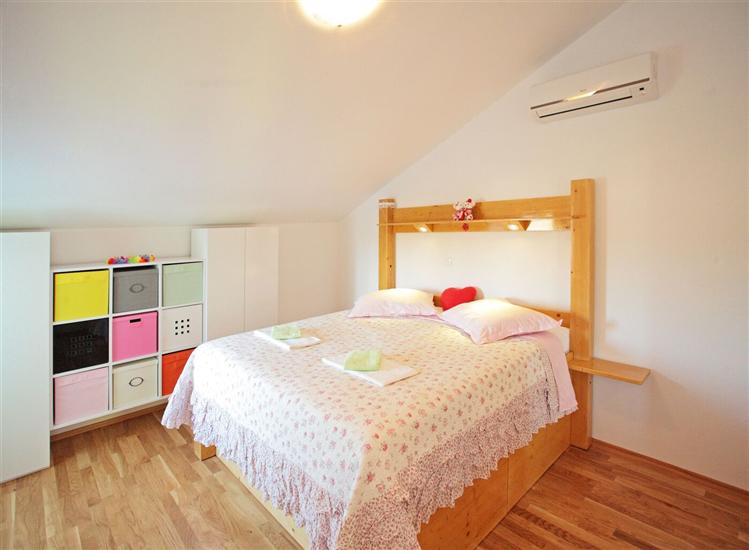 Apartment A1, for 8 persons