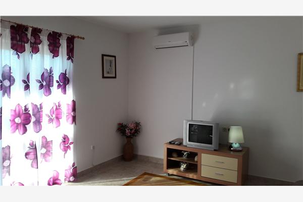 Apartment A1, for 5 persons