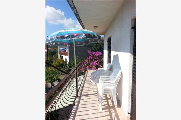 Apartment A1, for 5 persons