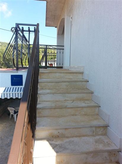 Apartment A1, for 5 persons