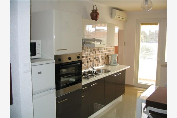 Apartment A1, for 5 persons