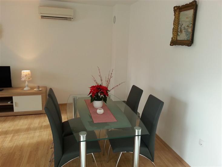 Apartment A1, for 5 persons