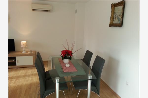 Apartment A1, for 5 persons