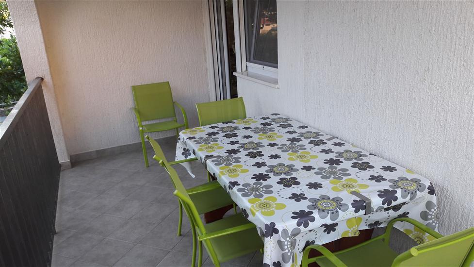 Apartment A1, for 5 persons