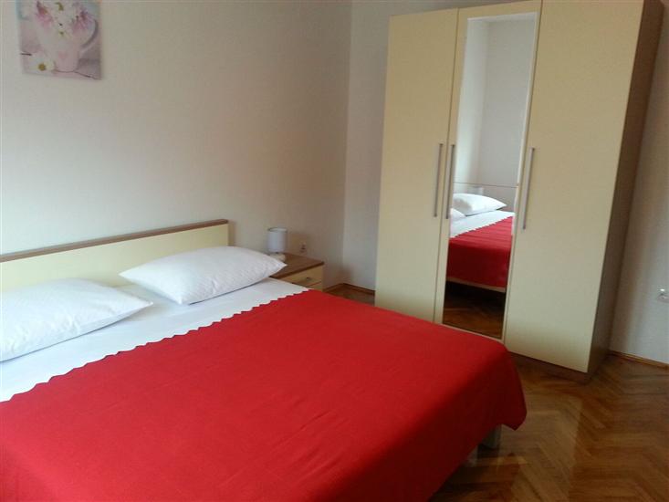 Apartment A1, for 5 persons
