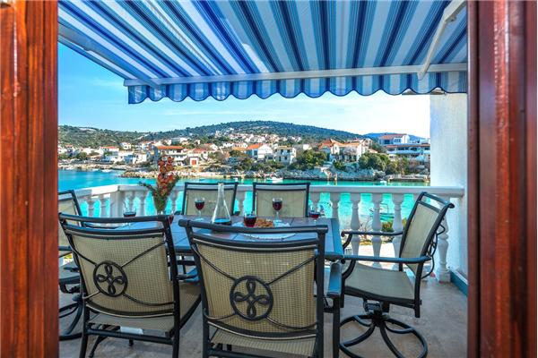 Apartment A1, for 6 persons