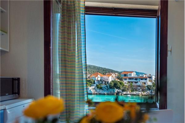 Apartment A2, for 6 persons