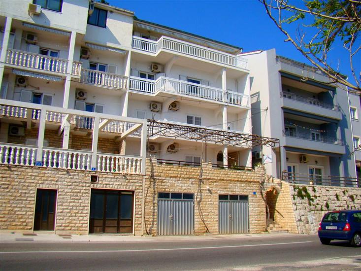 Apartmaji Anka 50m from the beach