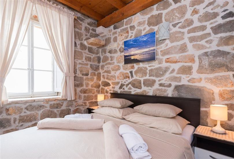 House K1, for 16 persons