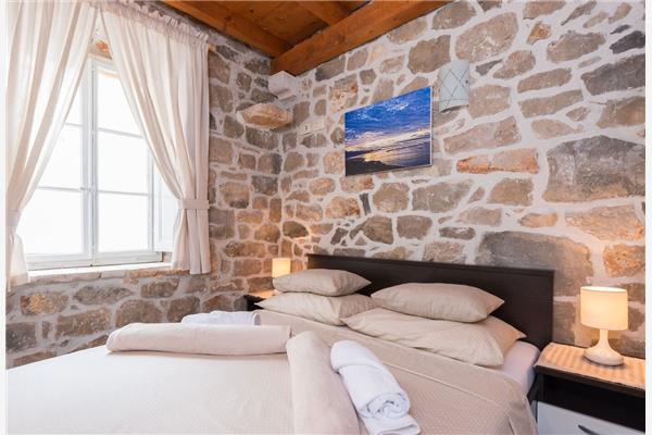 House K1, for 16 persons