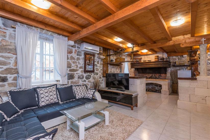 House K1, for 16 persons