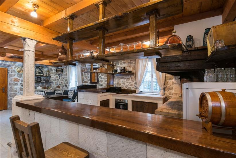 House K1, for 16 persons