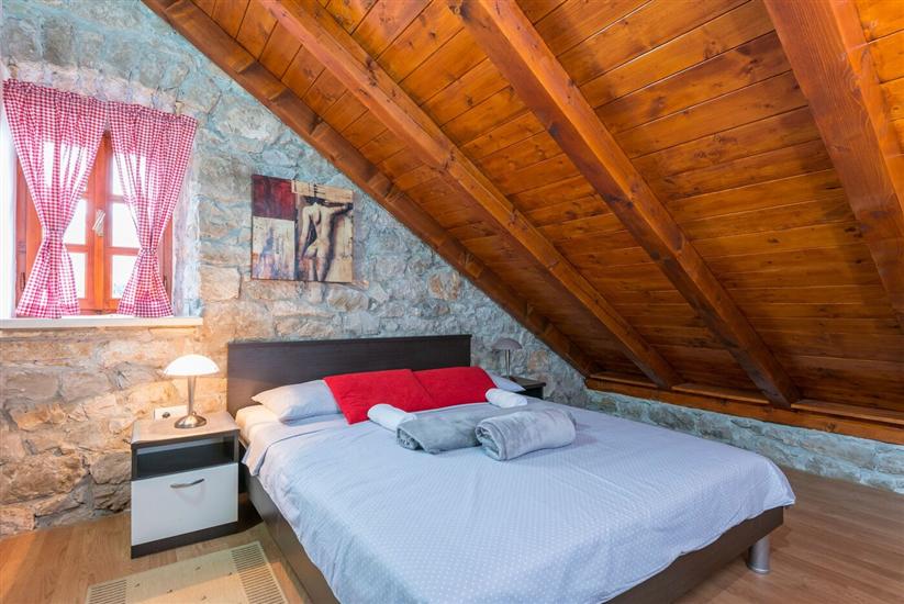 House K1, for 16 persons