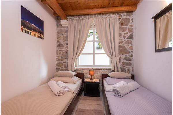 House K1, for 16 persons