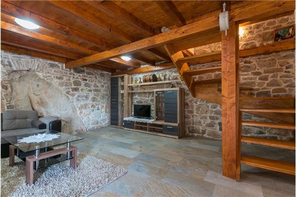 House K1, for 16 persons