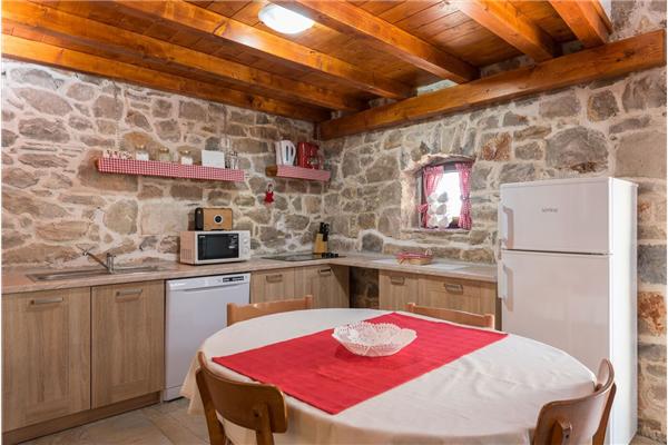 House K1, for 16 persons