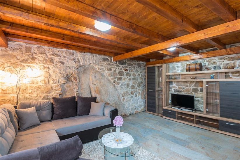 House K1, for 16 persons