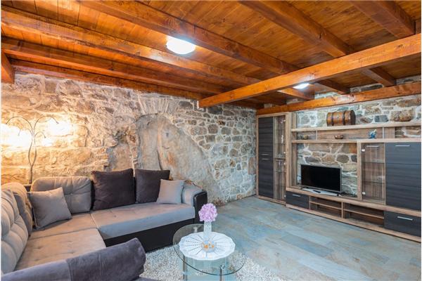 House K1, for 16 persons