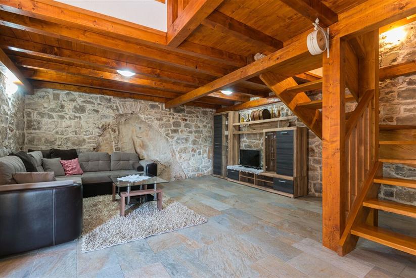 House K1, for 16 persons