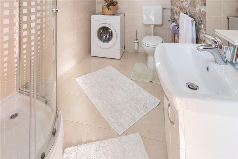 House K1, for 16 persons