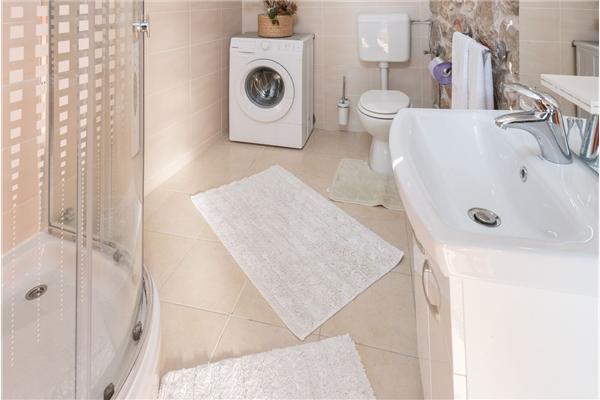 House K1, for 16 persons