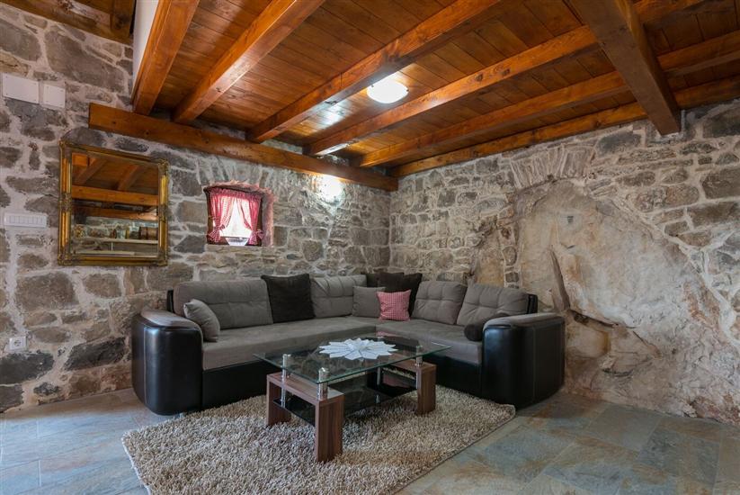 House K1, for 16 persons