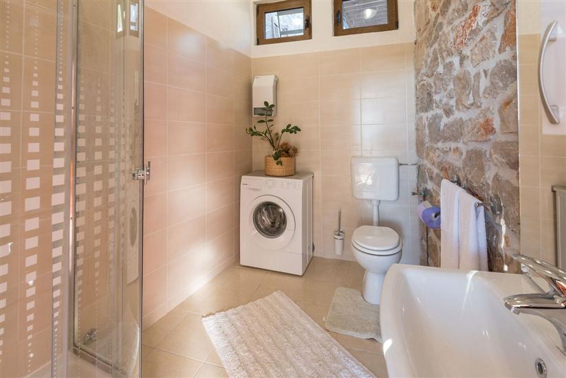 House K1, for 16 persons