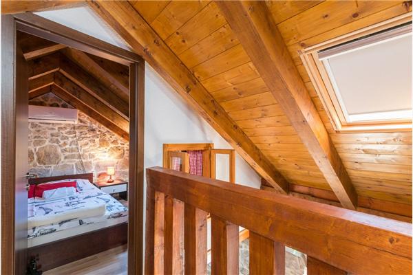 House K1, for 16 persons