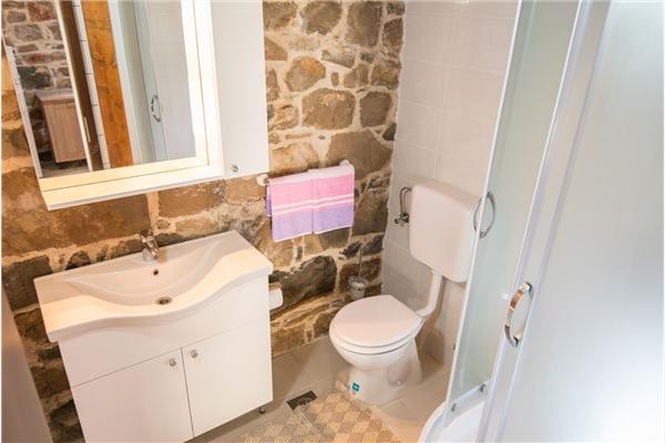 House K1, for 16 persons