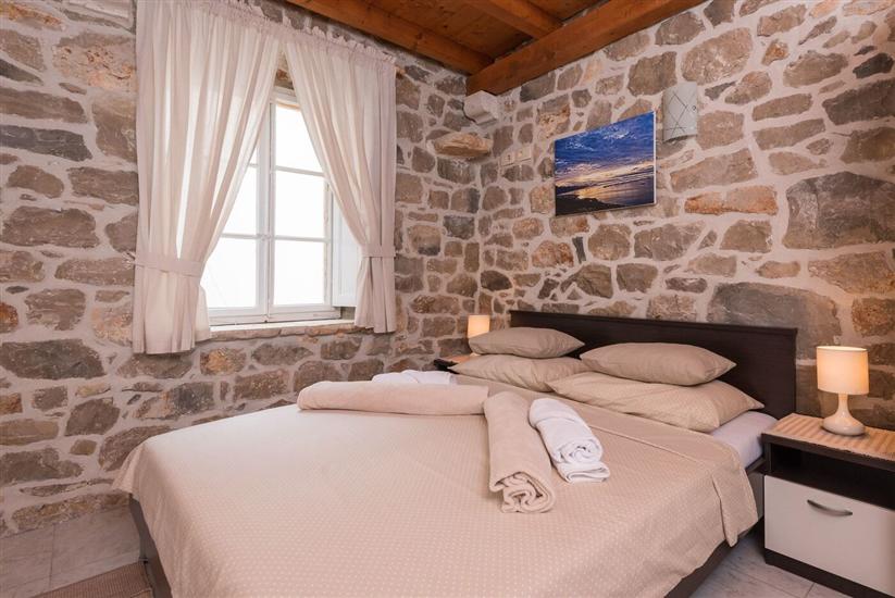 House K1, for 16 persons