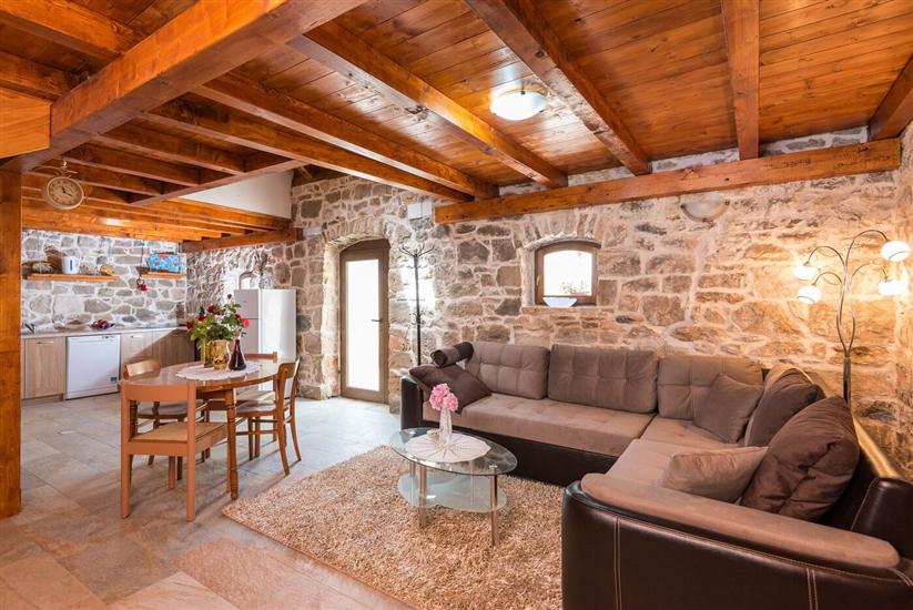 House K1, for 16 persons