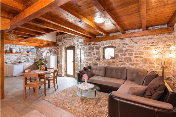 House K1, for 16 persons