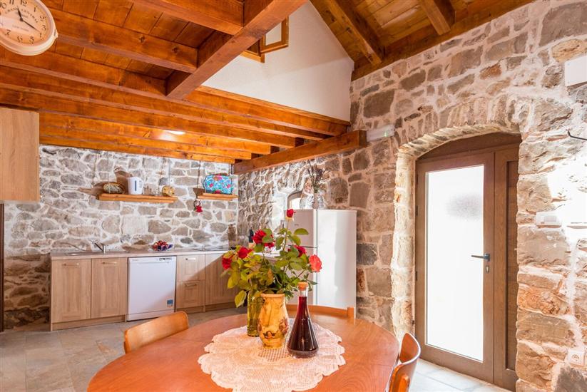 House K1, for 16 persons