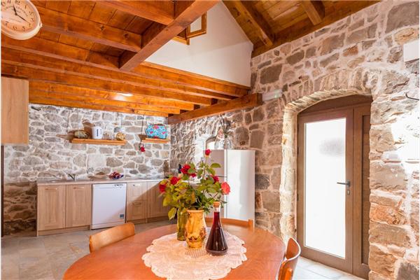 House K1, for 16 persons