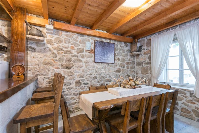 House K1, for 16 persons