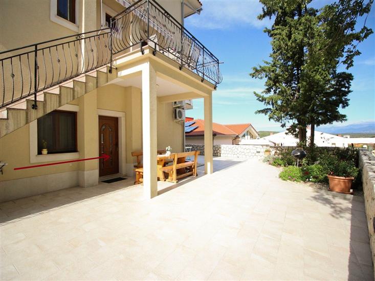 Apartment A1, for 5 persons