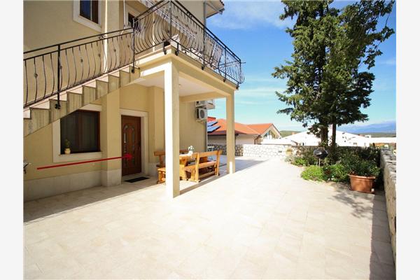 Apartment A1, for 5 persons