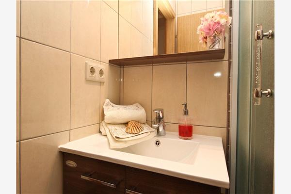 Apartment A1, for 5 persons