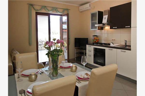 Apartment A1, for 5 persons