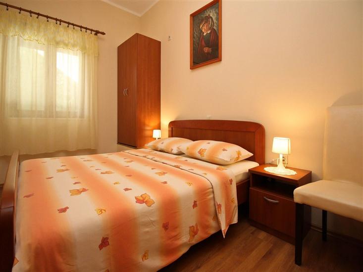 Apartment A1, for 5 persons