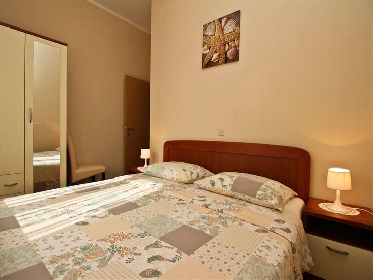 Apartment A1, for 5 persons