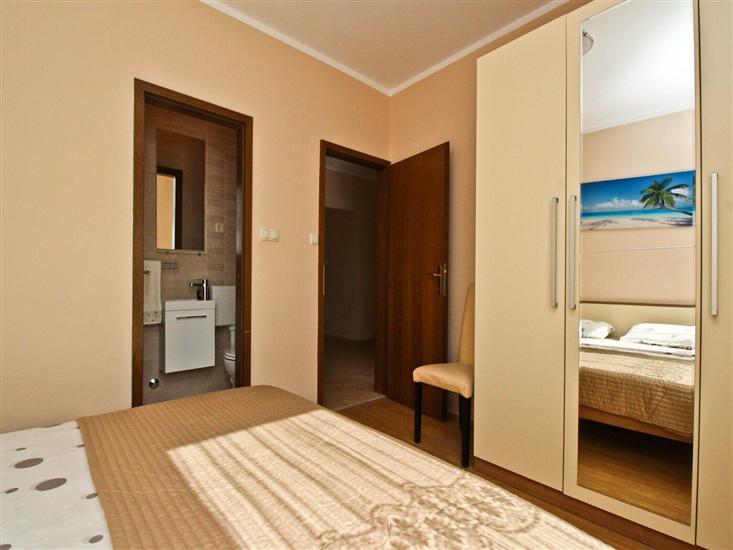 Apartment A2, for 8 persons