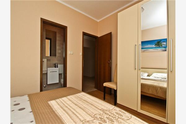 Apartment A2, for 8 persons