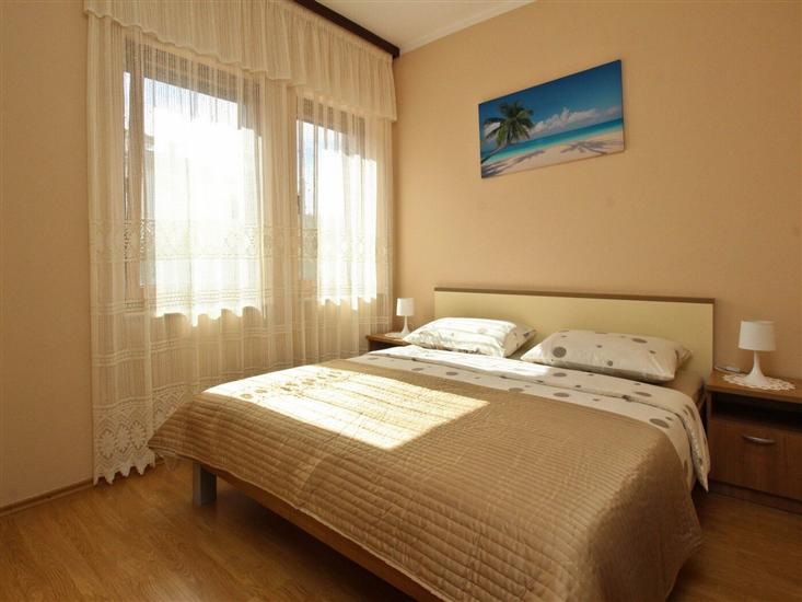 Apartment A2, for 8 persons