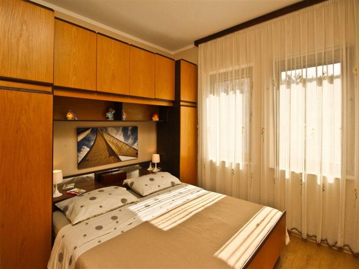 Apartment A2, for 8 persons