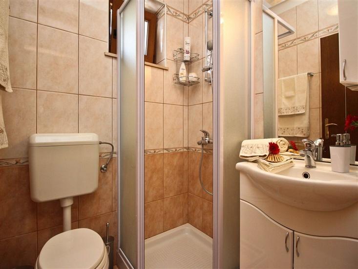 Apartment A2, for 8 persons