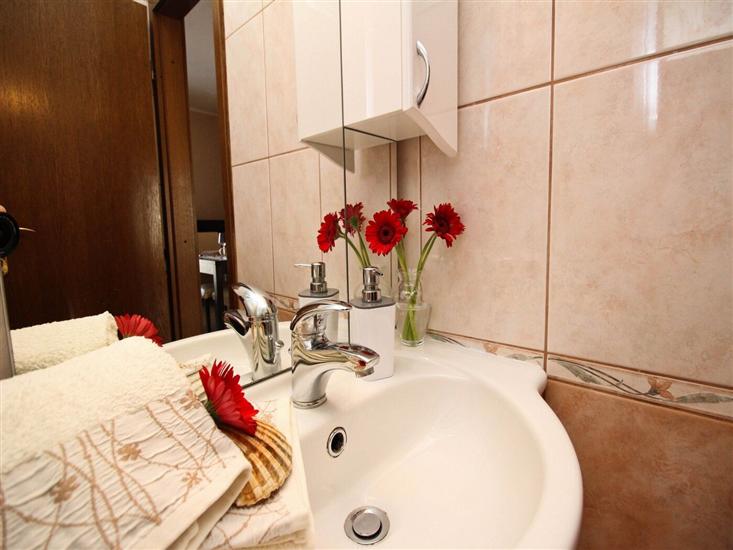 Apartment A2, for 8 persons